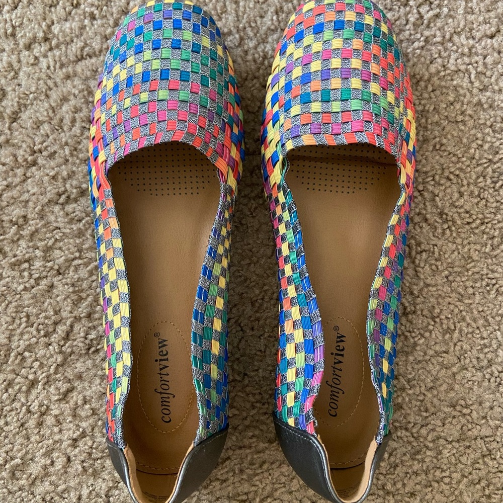Comfortview Rainbow Slip-On Flats with Woven Design size 9